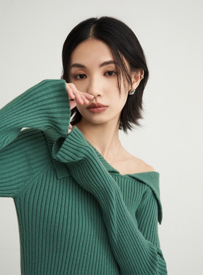 大翻領露肩針織上衣